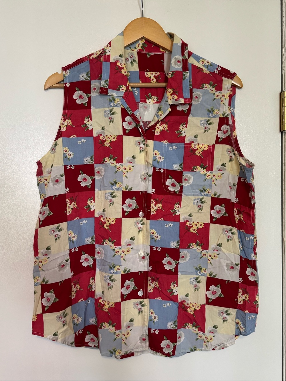 Vintage 90s Daisy Checkerboard Sleeveless Blouse